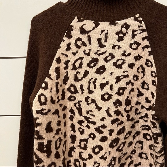 Blue B Cheetah & Brown turtleneck sweater NWT - Picture 5 of 7